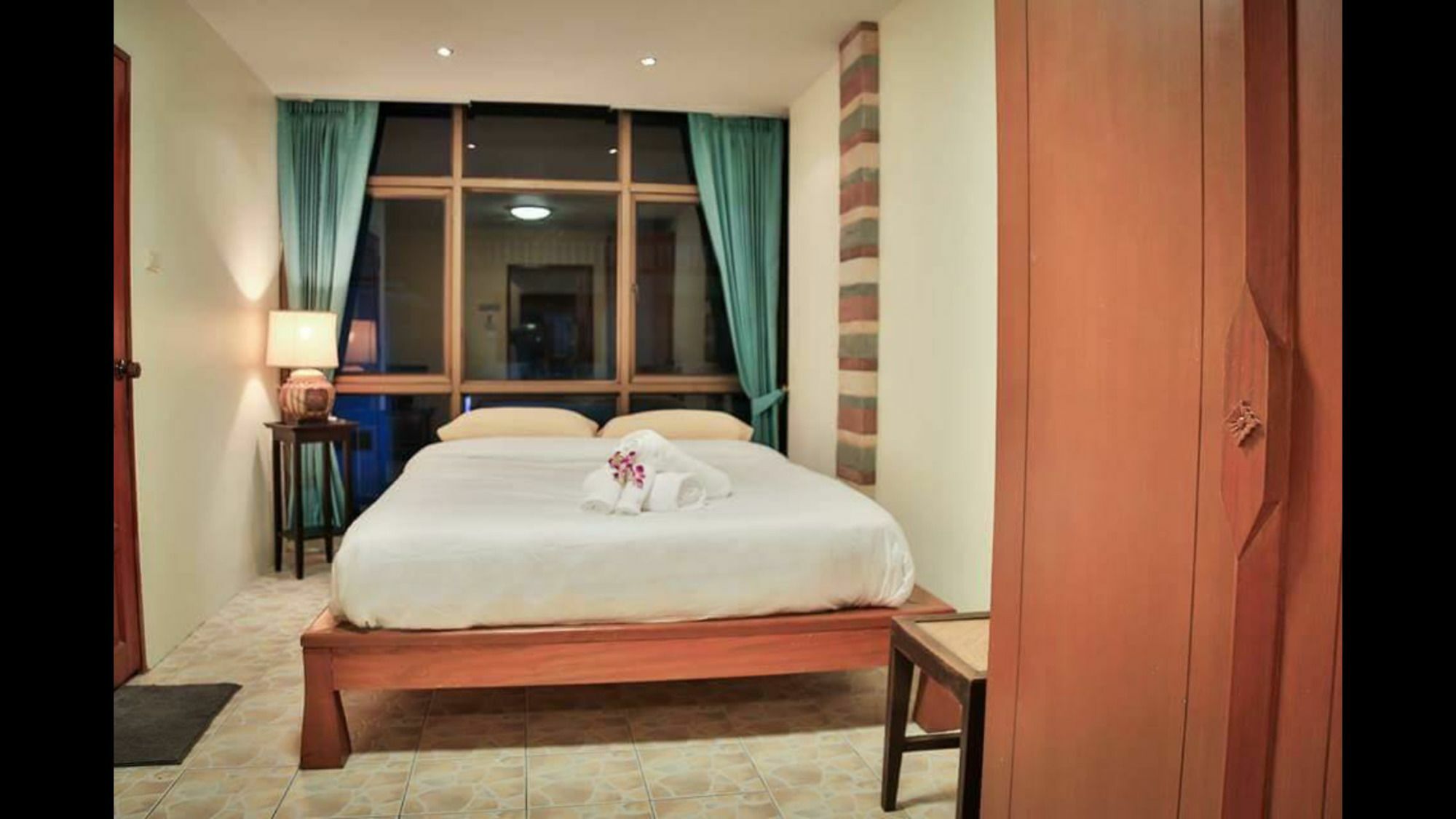Avenue Beach Hotel Jomtien Beach Exterior foto